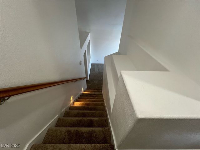 7968 Dinsmore Drive, Las Vegas, NV 89117