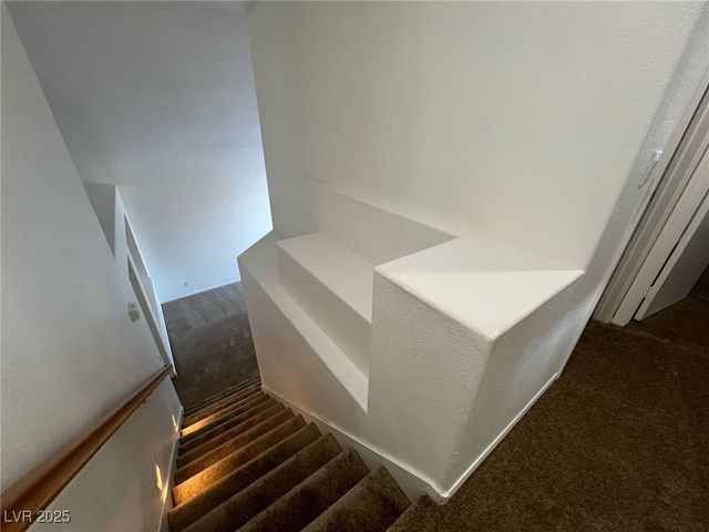 7968 Dinsmore Drive, Las Vegas, NV 89117