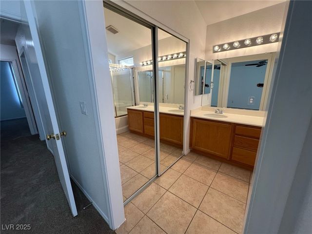 7968 Dinsmore Drive, Las Vegas, NV 89117