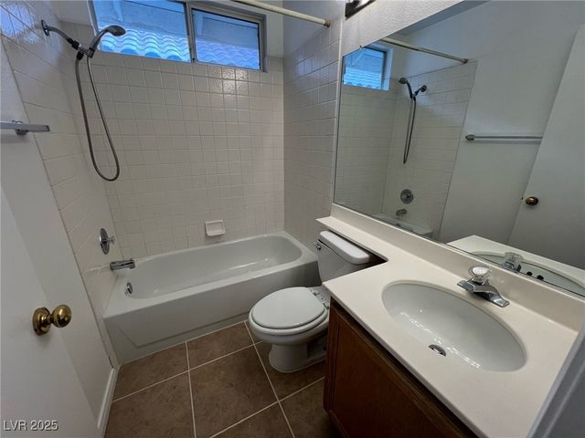 7968 Dinsmore Drive, Las Vegas, NV 89117