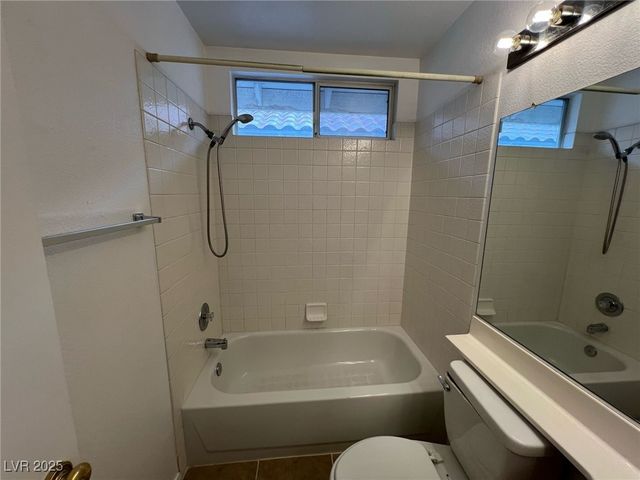 7968 Dinsmore Drive, Las Vegas, NV 89117