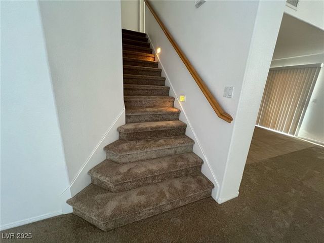 7968 Dinsmore Drive, Las Vegas, NV 89117