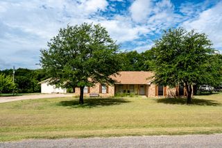 607 Lark Lane, Oak Leaf, TX 75154