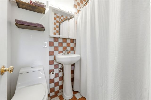 3 Saint Charles St 8, Boston, MA 02116