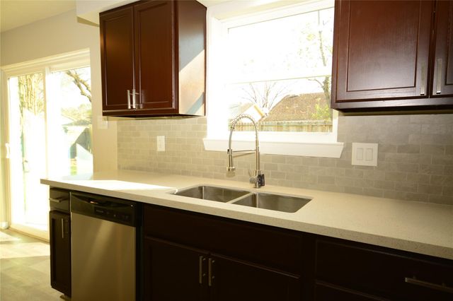 7411 Trabajo Drive, Houston, TX 77083