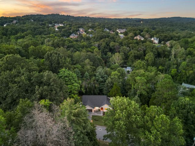 6400 Ridge Lake Road, Hixson, TN 37343