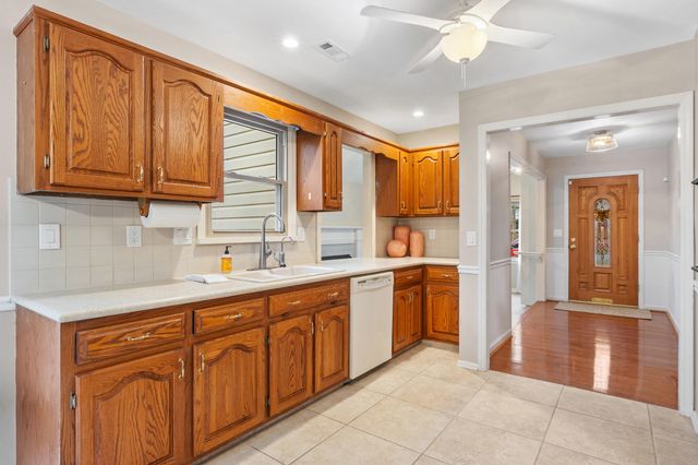 6400 Ridge Lake Road, Hixson, TN 37343