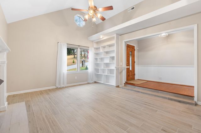 6400 Ridge Lake Road, Hixson, TN 37343