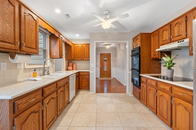 6400 Ridge Lake Road, Hixson, TN 37343