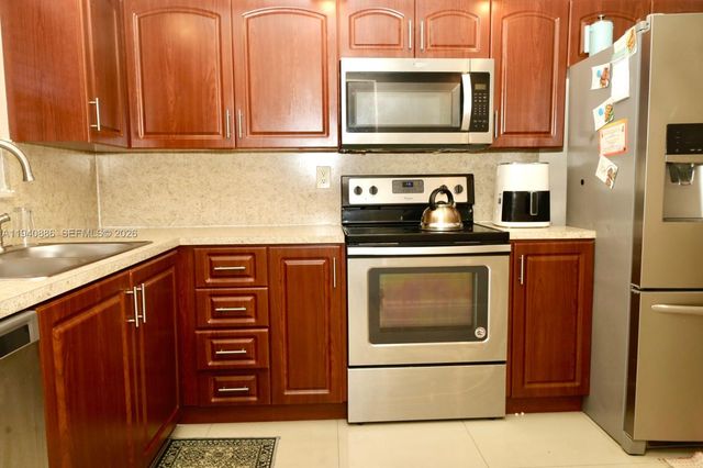 5860 NW 44th Street 102, Lauderhill, FL 33319