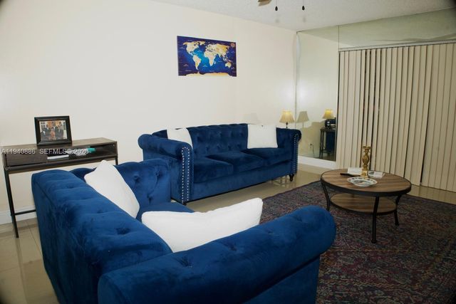 5860 NW 44th Street 102, Lauderhill, FL 33319