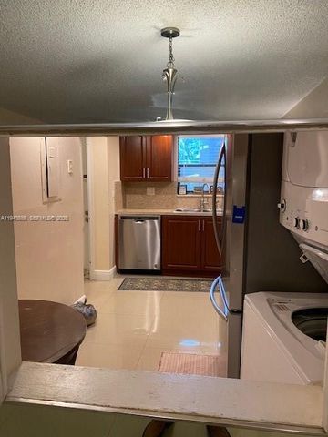 5860 NW 44th Street 102, Lauderhill, FL 33319