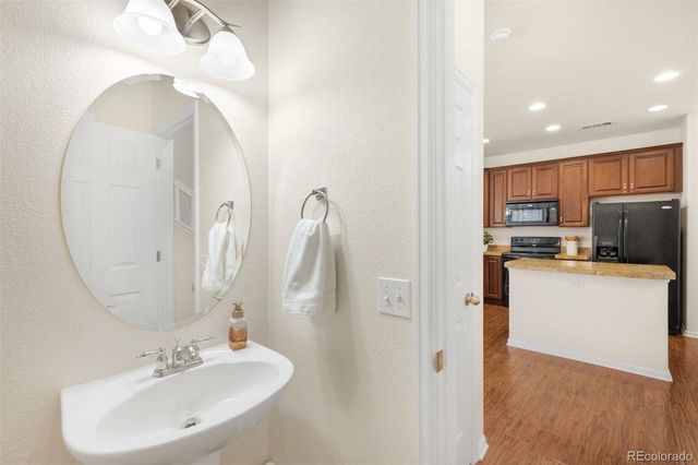 3652 S Perth Circle 102, Aurora, CO 80013