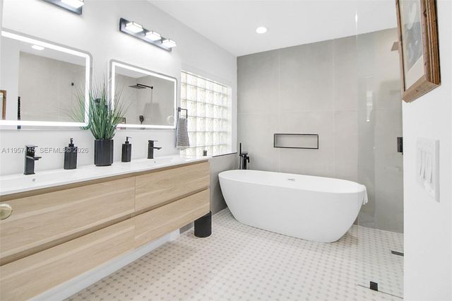 12146 SW 133rd Ter, Miami, FL 33186