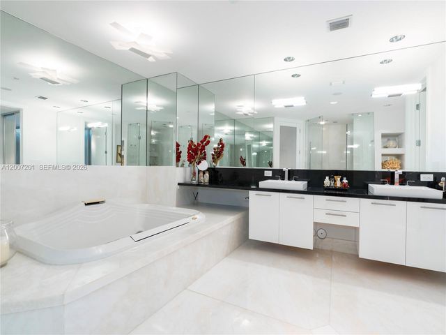 5959 Collins Ave 906, Miami Beach, FL 33140