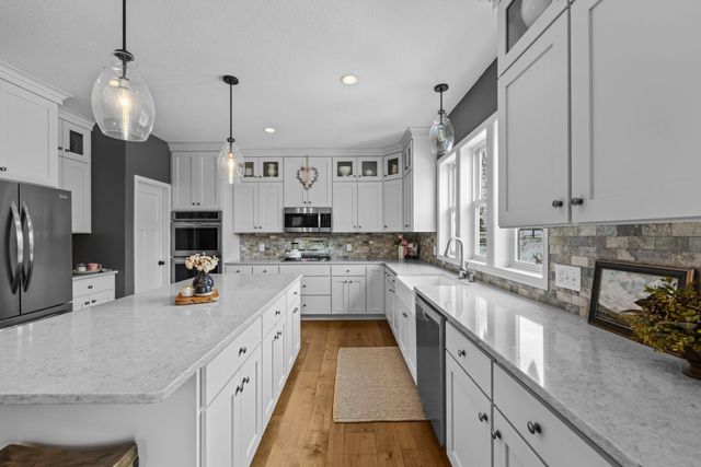 19719 Henning Avenue, Lakeville, MN 55044