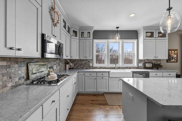 19719 Henning Avenue, Lakeville, MN 55044