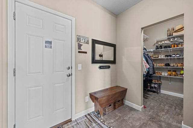 19719 Henning Avenue, Lakeville, MN 55044