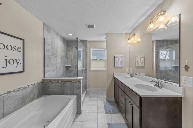 19719 Henning Avenue, Lakeville, MN 55044