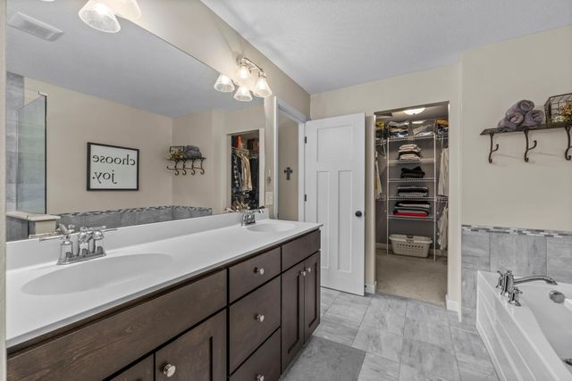 19719 Henning Avenue, Lakeville, MN 55044