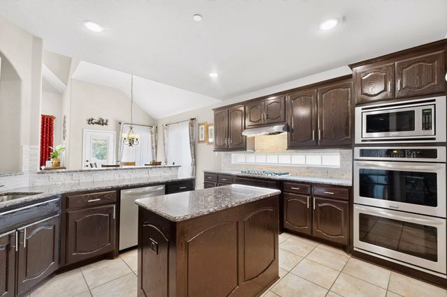 7800 Alders Gate Lane, Denton, TX 76208