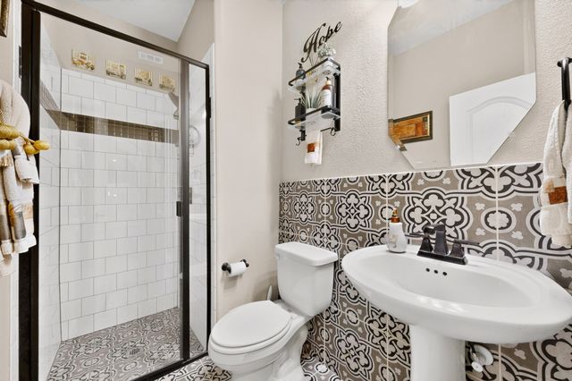 7800 Alders Gate Lane, Denton, TX 76208