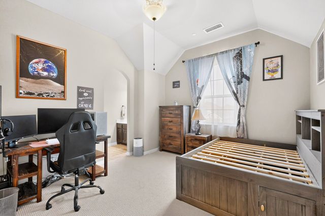7800 Alders Gate Lane, Denton, TX 76208
