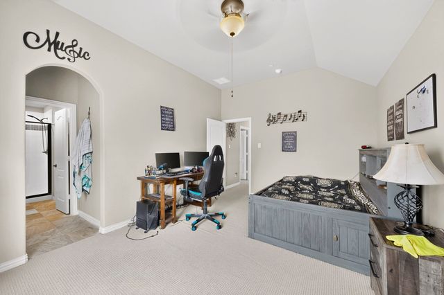 7800 Alders Gate Lane, Denton, TX 76208