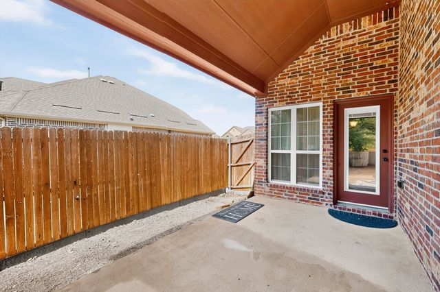 7800 Alders Gate Lane, Denton, TX 76208