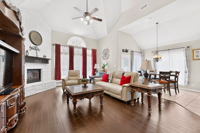 7800 Alders Gate Lane, Denton, TX 76208