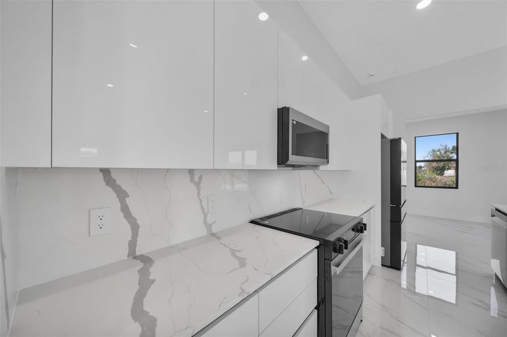 Image 12 of property listing at 1320 NE 20TH STREET, Cape Coral, FL 33909