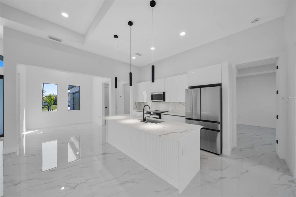 Image 7 of property listing at 1320 NE 20TH STREET, Cape Coral, FL 33909