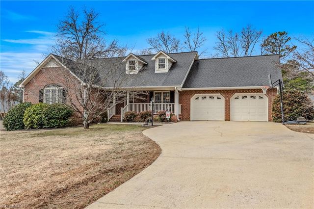 380 Cedarland Drive, Thomasville, NC 27360