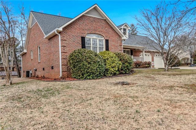 380 Cedarland Drive, Thomasville, NC 27360