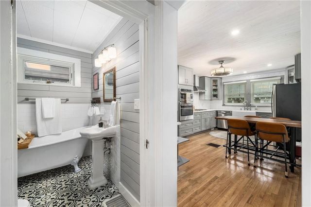 1180 Atlantic Drive NW, Atlanta, GA 30318