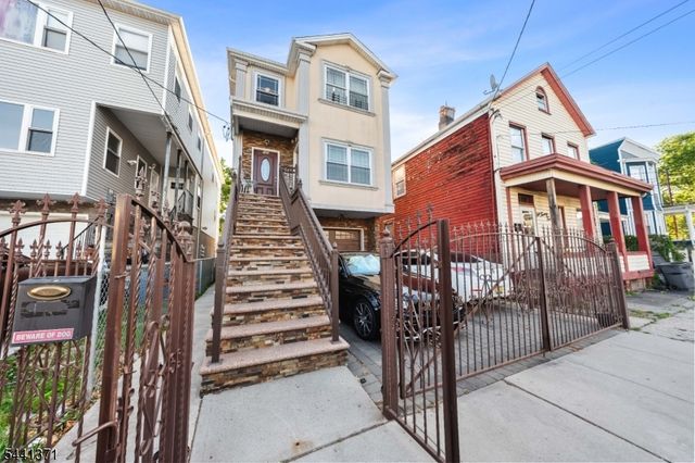 120 Fulton St, Elizabeth City, NJ 07206