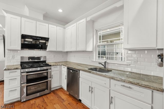 120 Fulton St, Elizabeth City, NJ 07206