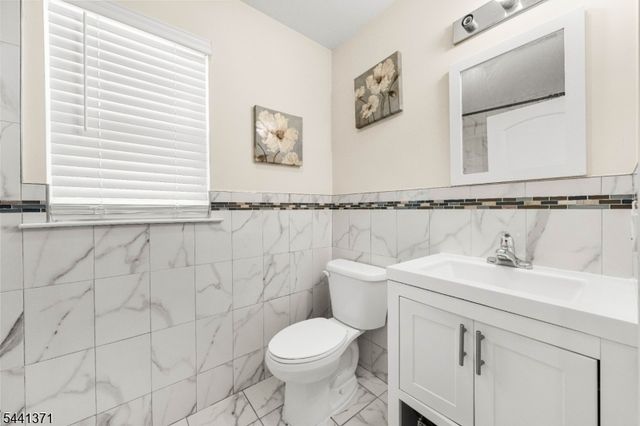 120 Fulton St, Elizabeth City, NJ 07206