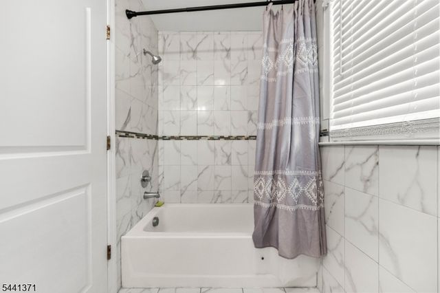 120 Fulton St, Elizabeth City, NJ 07206