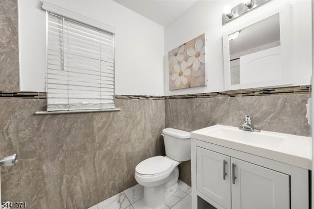 120 Fulton St, Elizabeth City, NJ 07206