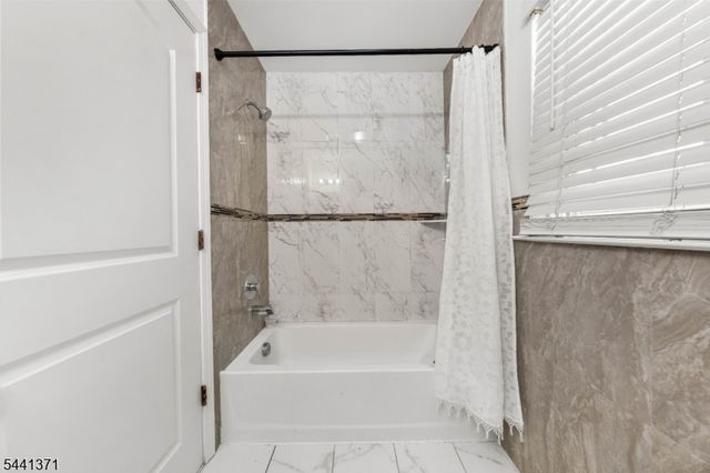 120 Fulton St, Elizabeth City, NJ 07206