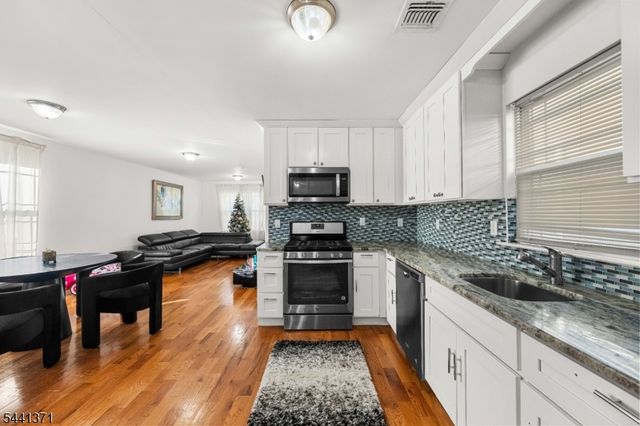 120 Fulton St, Elizabeth City, NJ 07206