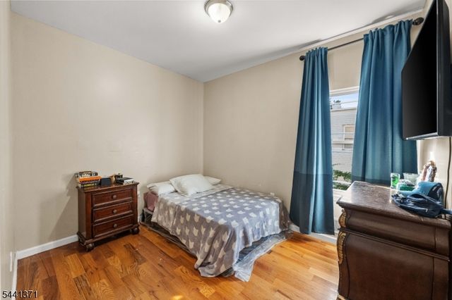 120 Fulton St, Elizabeth City, NJ 07206