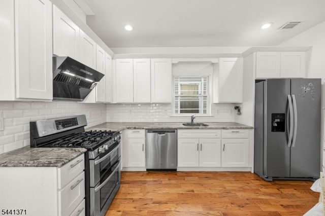 120 Fulton St, Elizabeth City, NJ 07206