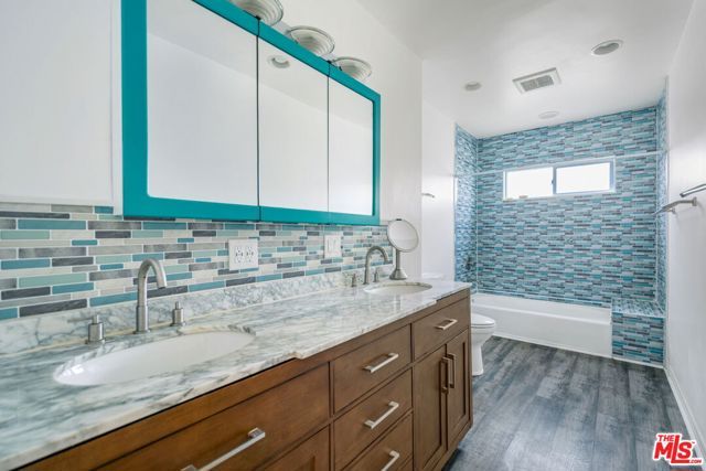 521 N Vista Street, Los Angeles, CA 90036
