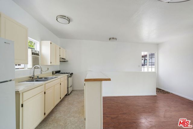 521 N Vista Street, Los Angeles, CA 90036