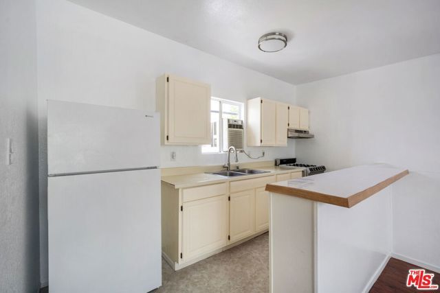 521 N Vista Street, Los Angeles, CA 90036