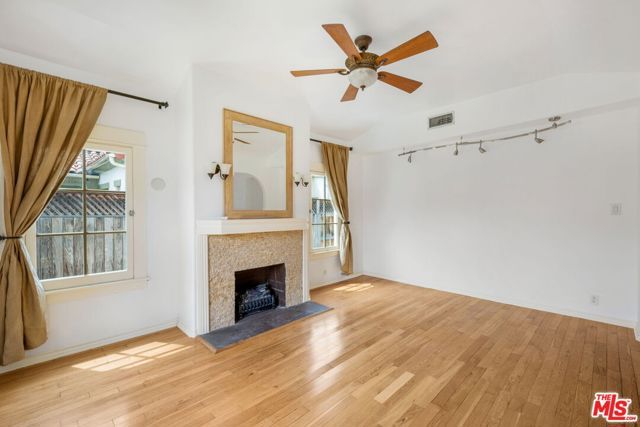 521 N Vista Street, Los Angeles, CA 90036