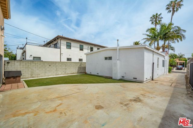 521 N Vista Street, Los Angeles, CA 90036