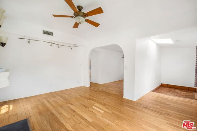 521 N Vista Street, Los Angeles, CA 90036